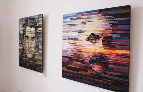 Новини Вінниці / У Вінниці презентували «Горизонтальне» мистецтво.  Український художник мазки пензля замінив лініями (ФОТО)