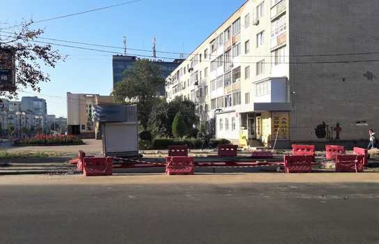 Новини Вінниці / Сміттєві контейнери у Вінниці «ховають» під землю (ФОТО)