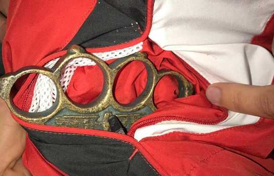 Новини Вінниці / Із кастетом та «під кайфом» їздив серед ночі Вінницею водій «Опеля»: патрульні склали протокол (ФОТО)