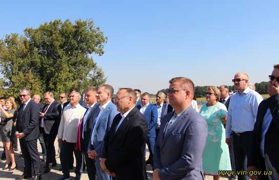 Новини Вінниці / На Вінниччині розпочали будівництво заводу по виробництву спортивних товарів компанії «HEAD» (ФОТО)