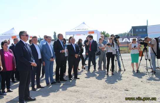 Новини Вінниці / На Вінниччині розпочали будівництво заводу по виробництву спортивних товарів компанії «HEAD» (ФОТО)
