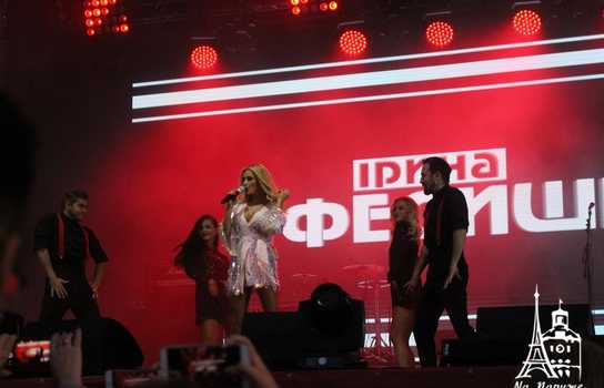 Новини Вінниці / Зворушливе освідчення на сцені, подарунки новонародженим від мерії та драйв від Федишин, Шурова і «Ляпіса»: як у Вінниці завершили святкувати День міста (ФОТО, ВІДЕО) 