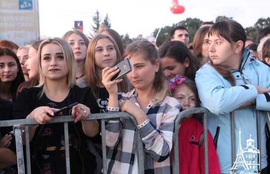 Новини Вінниці / Зворушливе освідчення на сцені, подарунки новонародженим від мерії та драйв від Федишин, Шурова і «Ляпіса»: як у Вінниці завершили святкувати День міста (ФОТО, ВІДЕО) 