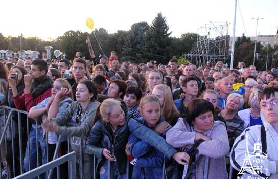 Новини Вінниці / Зворушливе освідчення на сцені, подарунки новонародженим від мерії та драйв від Федишин, Шурова і «Ляпіса»: як у Вінниці завершили святкувати День міста (ФОТО, ВІДЕО) 