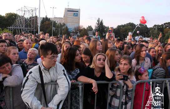 Новини Вінниці / Зворушливе освідчення на сцені, подарунки новонародженим від мерії та драйв від Федишин, Шурова і «Ляпіса»: як у Вінниці завершили святкувати День міста (ФОТО, ВІДЕО) 