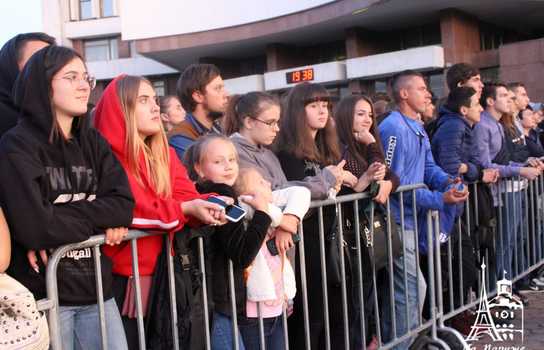 Новини Вінниці / Зворушливе освідчення на сцені, подарунки новонародженим від мерії та драйв від Федишин, Шурова і «Ляпіса»: як у Вінниці завершили святкувати День міста (ФОТО, ВІДЕО) 