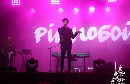 Новини Вінниці / Зворушливе освідчення на сцені, подарунки новонародженим від мерії та драйв від Федишин, Шурова і «Ляпіса»: як у Вінниці завершили святкувати День міста (ФОТО, ВІДЕО) 