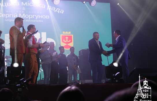 Новини Вінниці / Зворушливе освідчення на сцені, подарунки новонародженим від мерії та драйв від Федишин, Шурова і «Ляпіса»: як у Вінниці завершили святкувати День міста (ФОТО, ВІДЕО) 