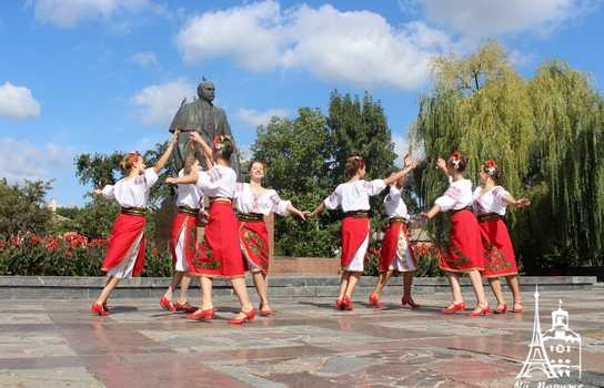 Новини Вінниці / На День народження письменника у Вінниці урочисто нагородили цьогорічних лауреатів Всеукраїнської премії імені Коцюбинського (ФОТО)