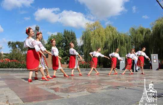 Новини Вінниці / На День народження письменника у Вінниці урочисто нагородили цьогорічних лауреатів Всеукраїнської премії імені Коцюбинського (ФОТО)