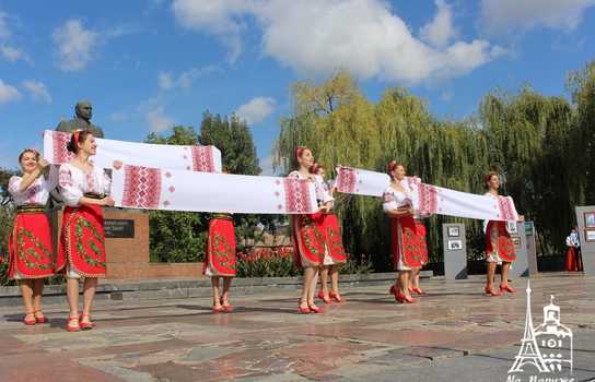 Новини Вінниці / На День народження письменника у Вінниці урочисто нагородили цьогорічних лауреатів Всеукраїнської премії імені Коцюбинського (ФОТО)