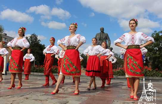 Новини Вінниці / На День народження письменника у Вінниці урочисто нагородили цьогорічних лауреатів Всеукраїнської премії імені Коцюбинського (ФОТО)