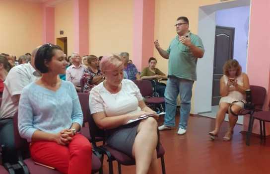 Новини Вінниці / Шли до лікаря, а потрапили до депутата. На Вінниччині сільська амбулаторія переїхала у сільраду