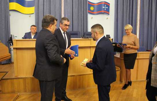 Новини Вінниці / У Вінницькій облраді три нових депутати: колишній віце-прем’єр отримає посвідчення пізніше (ФОТО)