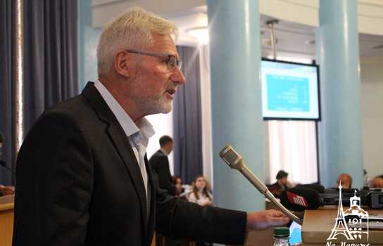 Новини Вінниці / Депутати Вінницької облради просять Зеленського провести «земельний референдум» (ФОТО)