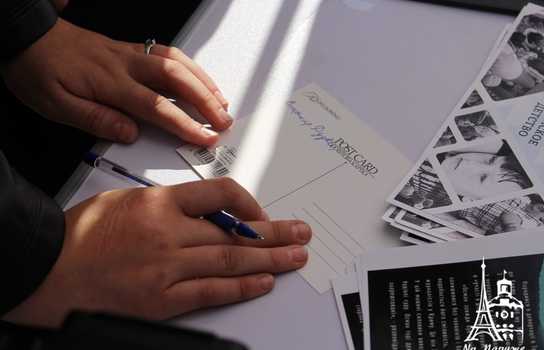 Новини Вінниці / У центрі Вінниці стоять великі капкани, а перехожі пишуть листи в російські тюрми: триває акція на підтримку в’язнів Кремля (ФОТО, ВІДЕО)