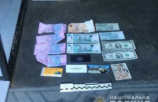 Новини Вінниці / У Вінниці поліція затримала гастролерів-домушників з повним комплектом спорядження (ФОТО, ВІДЕО)