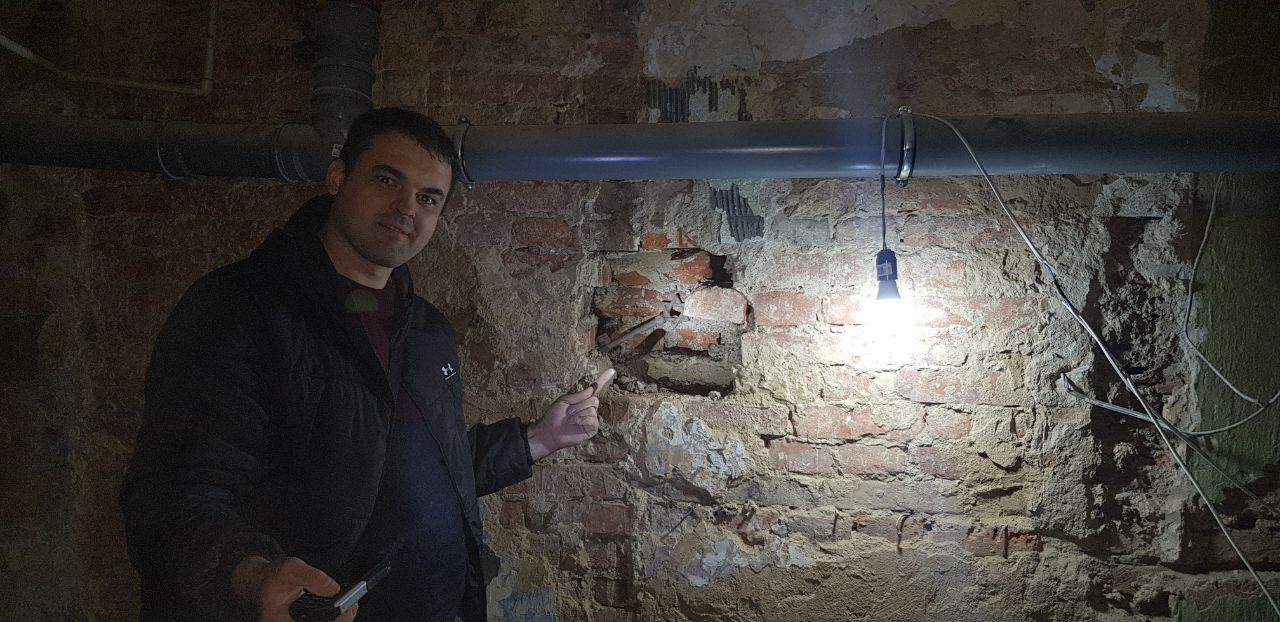 Новини Вінниці / В стіні підвалу вінничанин знайшов ключ «від Єрусалимки» (ФОТО, ВІДЕО)