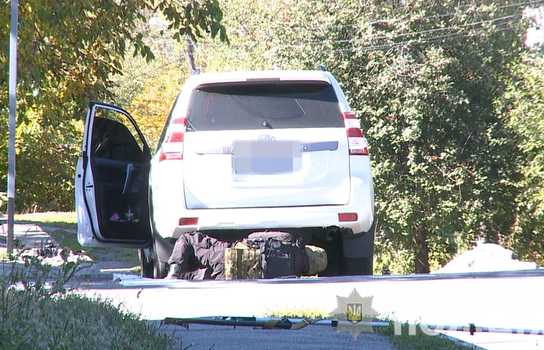 Новини Вінниці / Дізнавшись про гранату в автівці, вінничанин з нею виїхав за територію СТО (ФОТО)