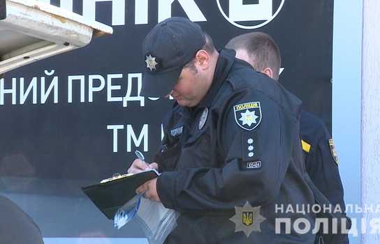 Новини Вінниці / Дізнавшись про гранату в автівці, вінничанин з нею виїхав за територію СТО (ФОТО)