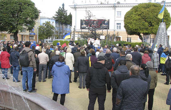 Новини Вінниці / У Вінниці віче «Ні капітуляції» проігнорували політики: чому вінничанам не згодні з «формулою Штайнмаєра» (ФОТО, ВІДЕО)