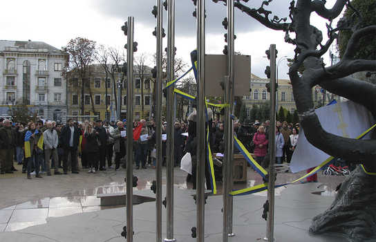 Новини Вінниці / У Вінниці віче «Ні капітуляції» проігнорували політики: чому вінничанам не згодні з «формулою Штайнмаєра» (ФОТО, ВІДЕО)