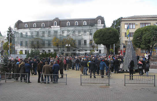 Новини Вінниці / У Вінниці віче «Ні капітуляції» проігнорували політики: чому вінничанам не згодні з «формулою Штайнмаєра» (ФОТО, ВІДЕО)