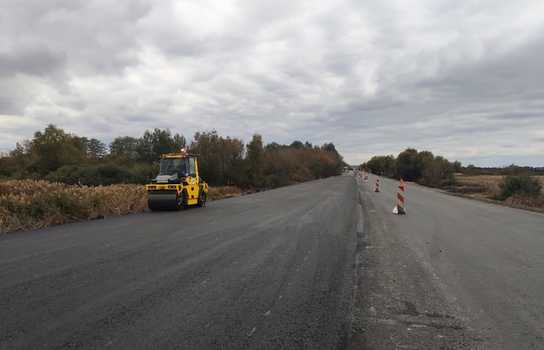 Новини Вінниці / Біля Вінниці капітально ремонтують об’їзну: водіям нагадують про реверсний рух (ФОТО)