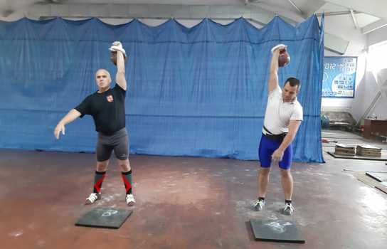 Новини Вінниці / Майор ЗСУ Олексій Кундис з Гнівані 182 рази підняв 32-кілограмову вагу і виграв Кубок Вінниччини з гирьового спорту (ФОТО)