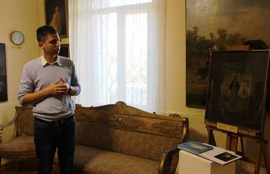 Новини Вінниці / У Вінницькому обласному художньому музеї показали "Кримську татарку" севастопольського митця (ФОТО)