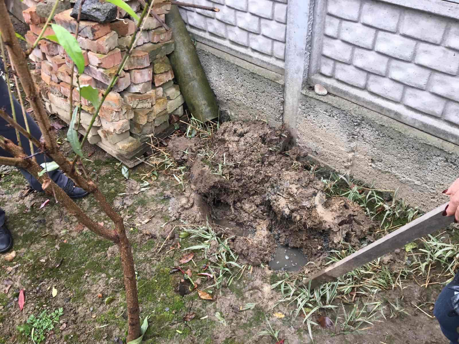 Новини Вінниці / У Вінниці чоловік заливав своїми рідкими відходами сусіда (ФОТО)