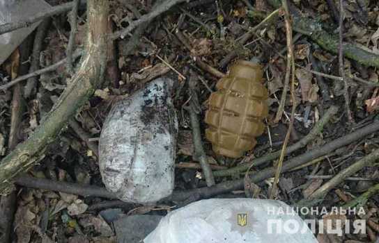 Новини Вінниці / На Вінниччині двірник знайшов рюкзак з боєприпасами, який підкинули до будинку культури