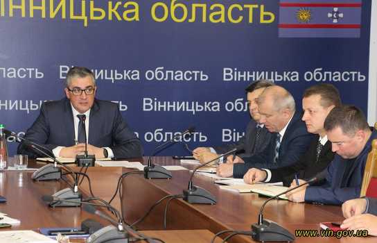 Новини Вінниці / На Вінниччині з ожеледицею на автодорогах боротимуться близько 100 одиниць спецтехніки (ФОТО)