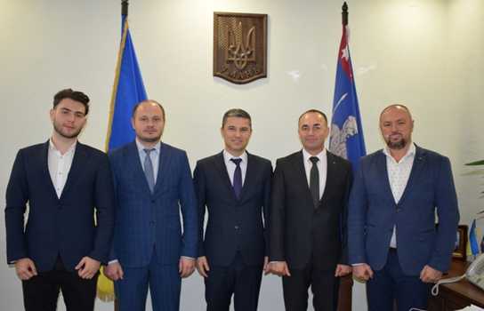 Новини Вінниці / Вінничани та черкащани підписали меморандум співробітництва, з містом Умань вирішила «дружити» не одна, а дві територіальні громади