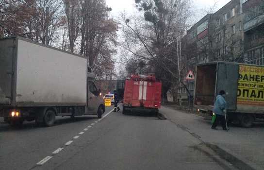 Новини Вінниці / Два «буса» зіштовхнулись у Вінниці. Є постраждалі (ФОТО)