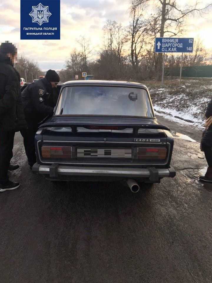 Новини Вінниці / «Шістку» зі зброєю та наркотиками зупинили патрульні на Вінниччині (ФОТО) 