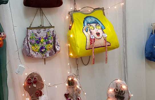 Новини Вінниці / Неповторні сумки з французькою вишивкою у Вінниці: Аліса Алікова створює жіночі аксесуари, які користуються шаленим попитом в Італії (ФОТО)