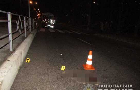 Новини Вінниці / У Вінниці водійка без "прав" збила на "зебрі" жінку-пішохода, яка померла до приїзду медиків (ФОТО)