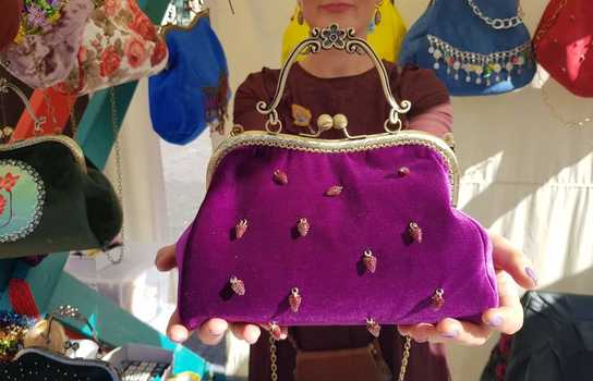 Новини Вінниці / Неповторні сумки з французькою вишивкою у Вінниці: Аліса Алікова створює жіночі аксесуари, які користуються шаленим попитом в Італії (ФОТО)