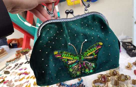 Новини Вінниці / Неповторні сумки з французькою вишивкою у Вінниці: Аліса Алікова створює жіночі аксесуари, які користуються шаленим попитом в Італії (ФОТО)