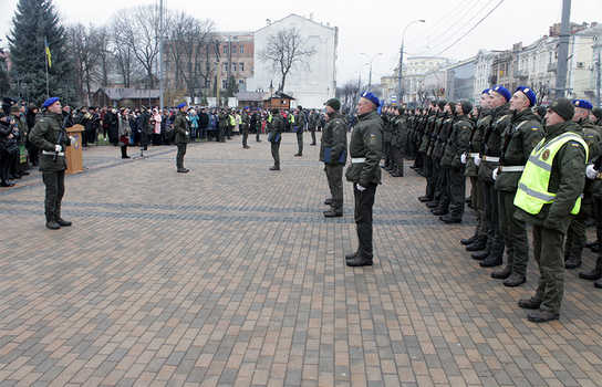 Новини Вінниці / У Вінниці двоє військових освідчилися у коханні (ФОТО)
