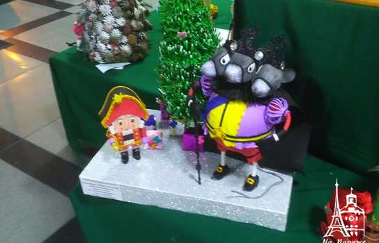 Новини Вінниці / У холі Вінницької міськради відкрилася новорічна виставка (ФОТО)