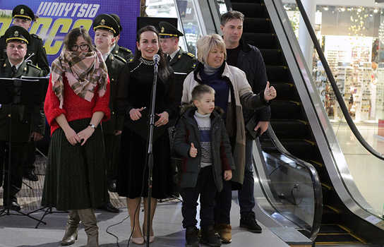 Новини Вінниці / У Вінниці духовий оркестр військової частини 3008 виконав власну версію «Щедрика» (ФОТО, ВІДЕО)