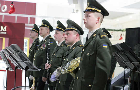 Новини Вінниці / У Вінниці духовий оркестр військової частини 3008 виконав власну версію «Щедрика» (ФОТО, ВІДЕО)