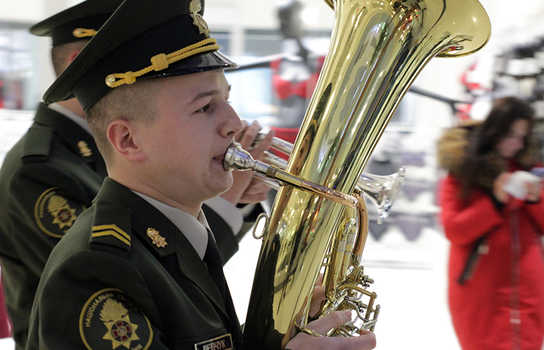 Новини Вінниці / У Вінниці духовий оркестр військової частини 3008 виконав власну версію «Щедрика» (ФОТО, ВІДЕО)