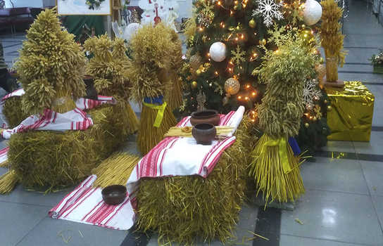 Новини Вінниці / В фойє Вінницької міськради відкрили виставку дідухів (ФОТО)