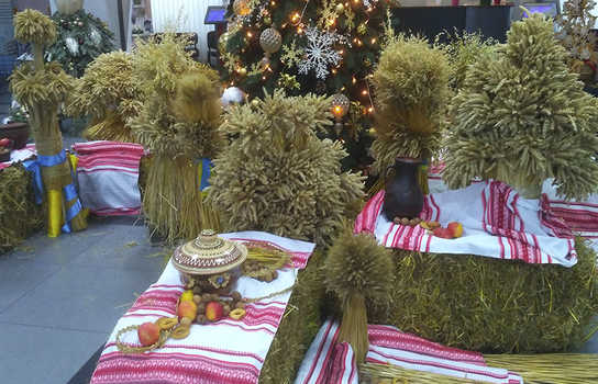 Новини Вінниці / В фойє Вінницької міськради відкрили виставку дідухів (ФОТО)