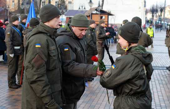Новини Вінниці / У центрі Вінниці 32 новобранці Нацгвардії склали військову присягу (ФОТО)