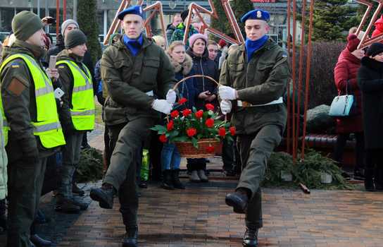 Новини Вінниці / У центрі Вінниці 32 новобранці Нацгвардії склали військову присягу (ФОТО)