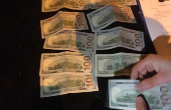 Новини Вінниці / У Вінниці затримали адвоката, якого підозрюють у залученні до «підкупу» слідчого поліції (ФОТО)